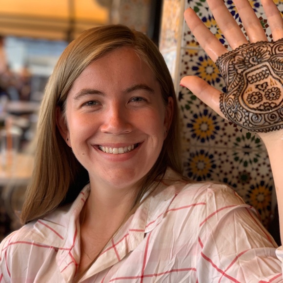 Meet your Posher, Taylor - Picture 1 of 1